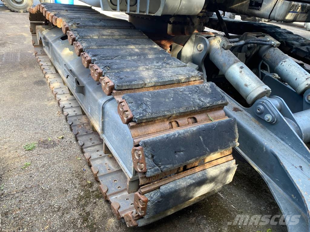 Liebherr R920 COMPACT LC / Certificat CE endommagée Crawler excavators