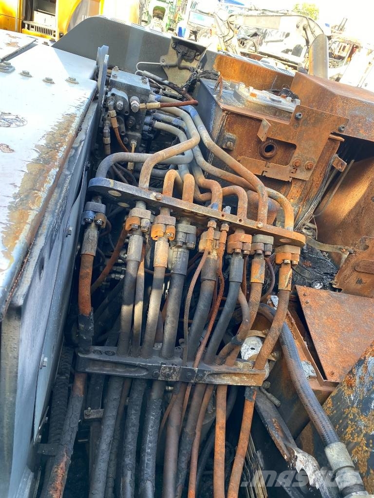 Liebherr R920 COMPACT LC / Certificat CE endommagée Bandgrävare