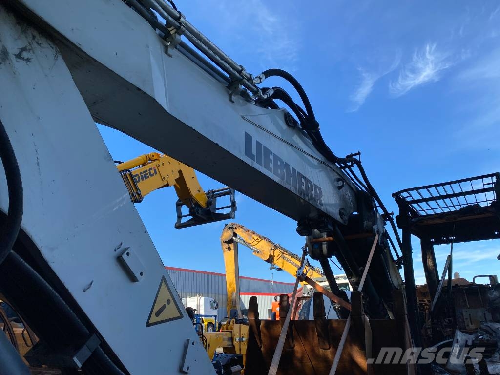 Liebherr R920 COMPACT LC / Certificat CE endommagée Bandgrävare