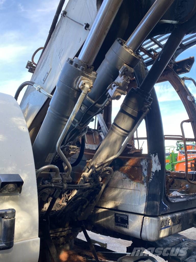 Liebherr R920 COMPACT LC / Certificat CE endommagée Crawler excavators