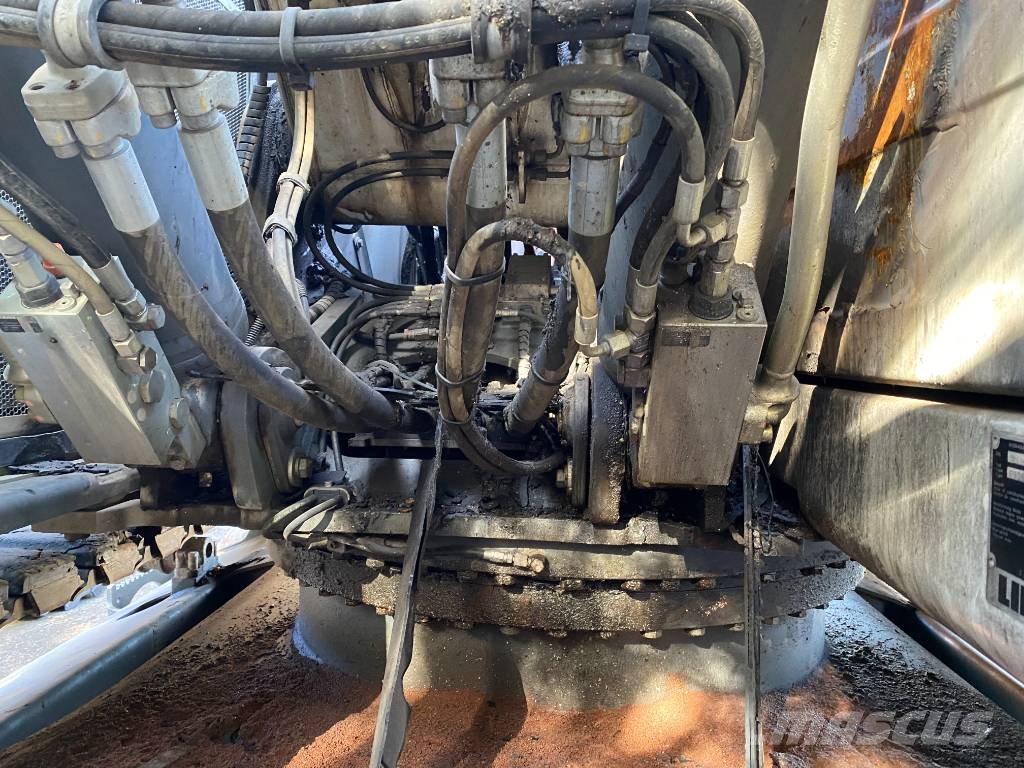 Liebherr R920 COMPACT LC / Certificat CE endommagée Bandgrävare