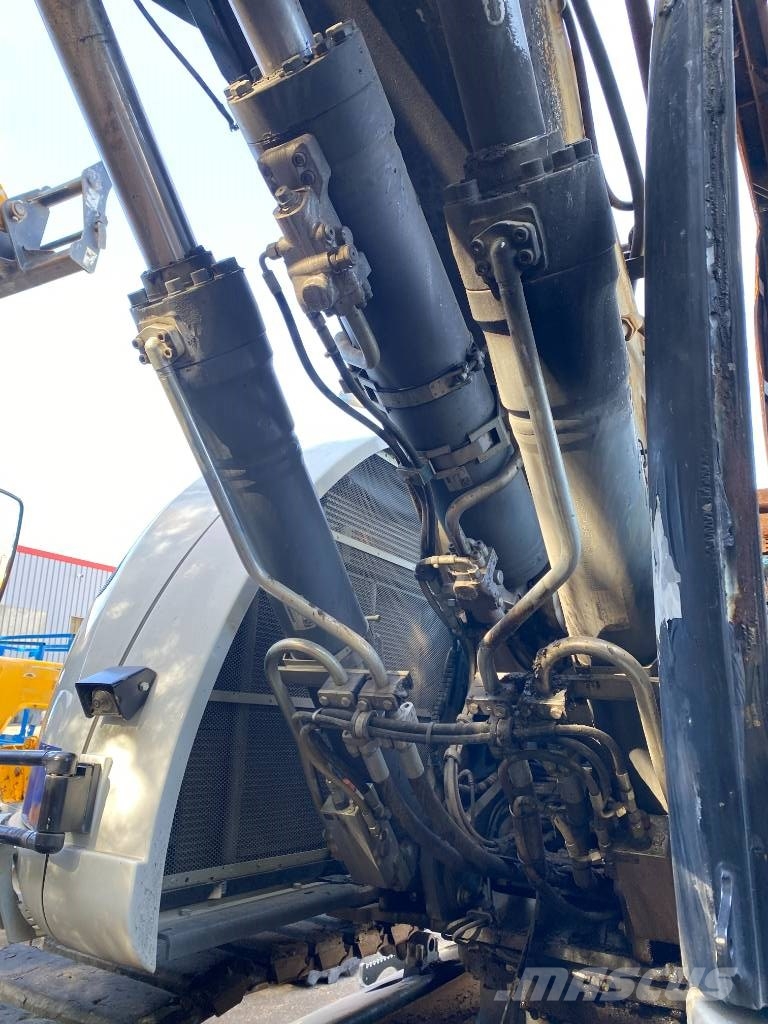 Liebherr R920 COMPACT LC / Certificat CE endommagée Bandgrävare