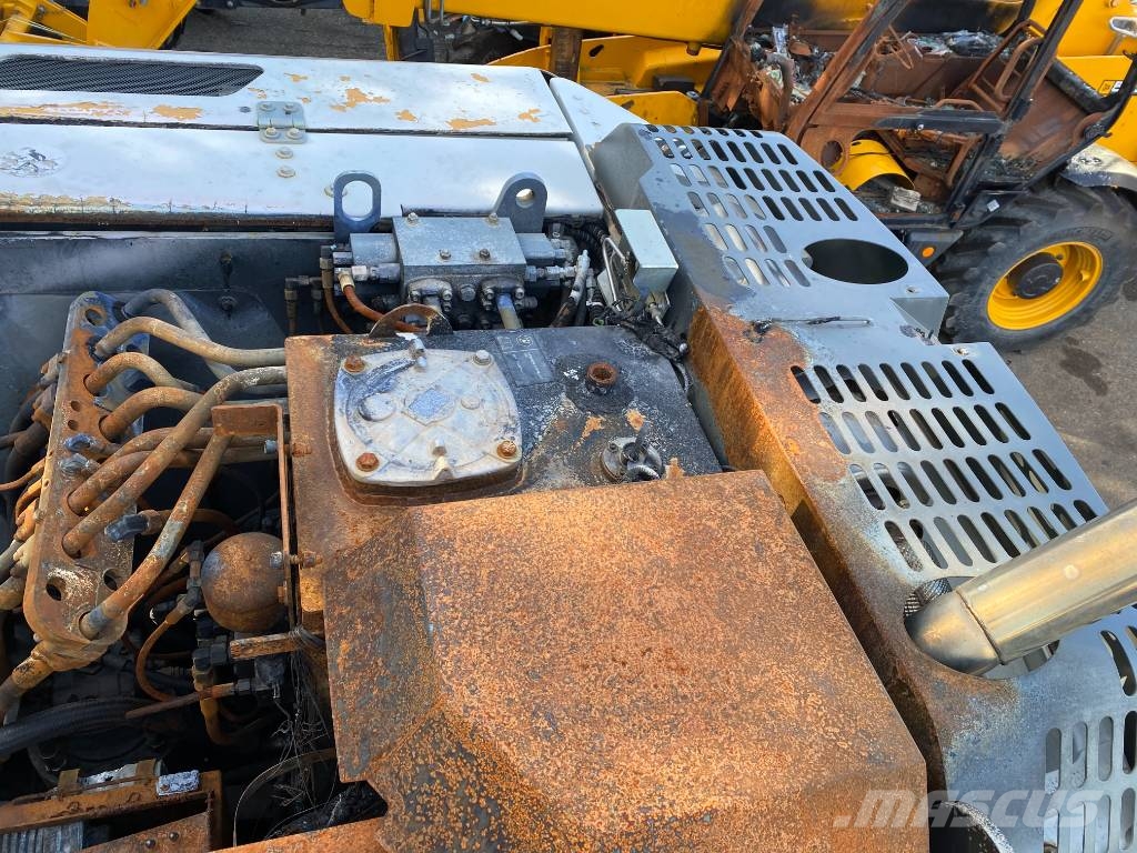 Liebherr R920 COMPACT LC / Certificat CE endommagée Crawler excavators