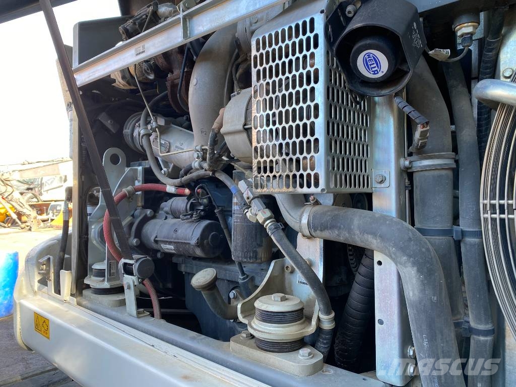 Liebherr R920 COMPACT LC / Certificat CE endommagée Bandgrävare