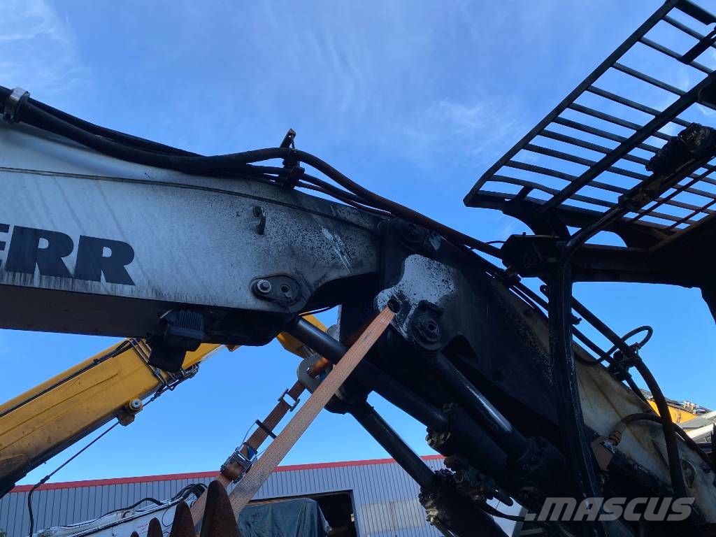 Liebherr R920 COMPACT LC / Certificat CE endommagée Crawler excavators