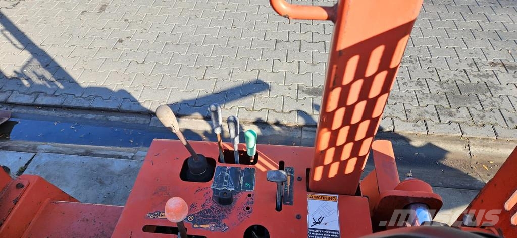 Ditch Witch RT 40 sleuven graafmachine Freze za kopanje jarkov Trenčerji