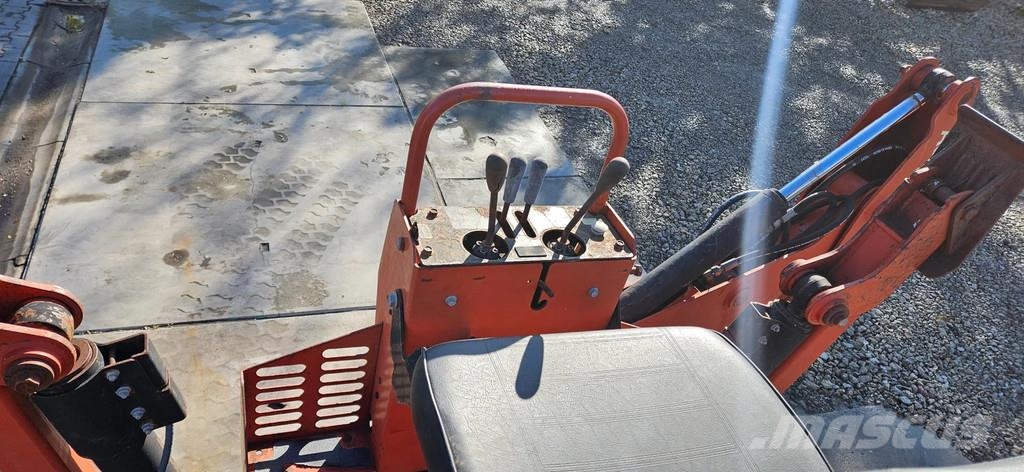 Ditch Witch RT 40 sleuven graafmachine Freze za kopanje jarkov Trenčerji