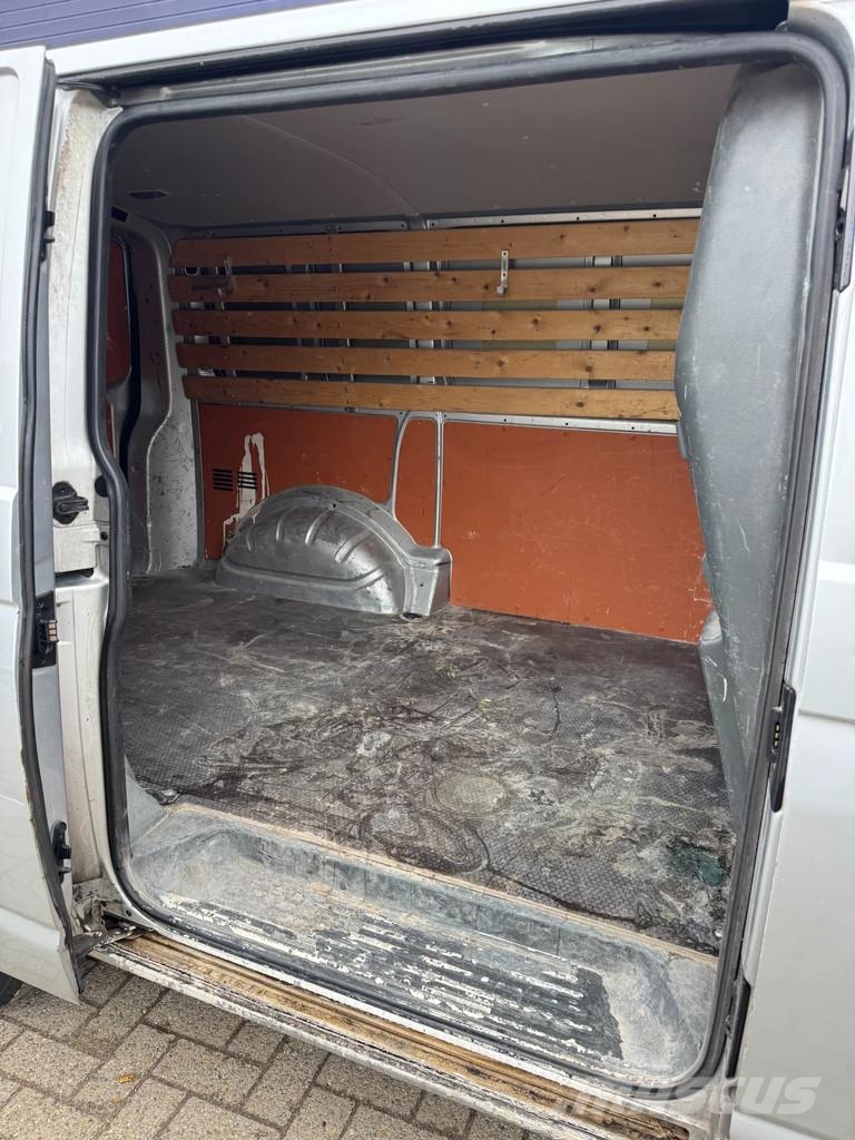 Volkswagen Transporter **AUTOMATIC-AIRCO** Skriňová nadstavba