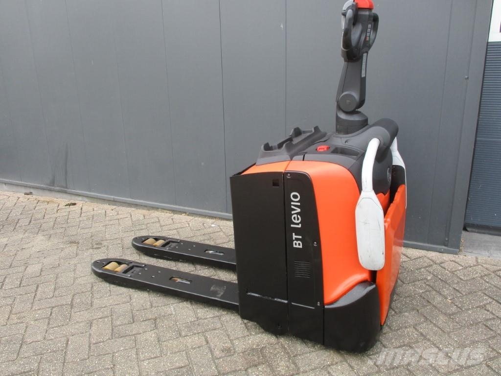 BT LPE200 Low lifter with platform