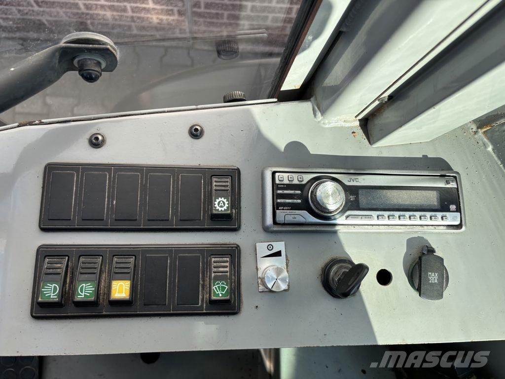 Paus SL 755 Rataslaadurid