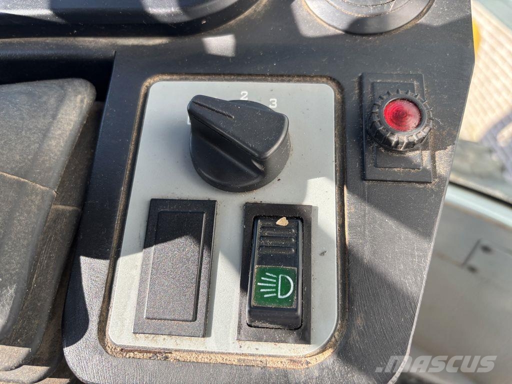 Paus SL 755 Rataslaadurid