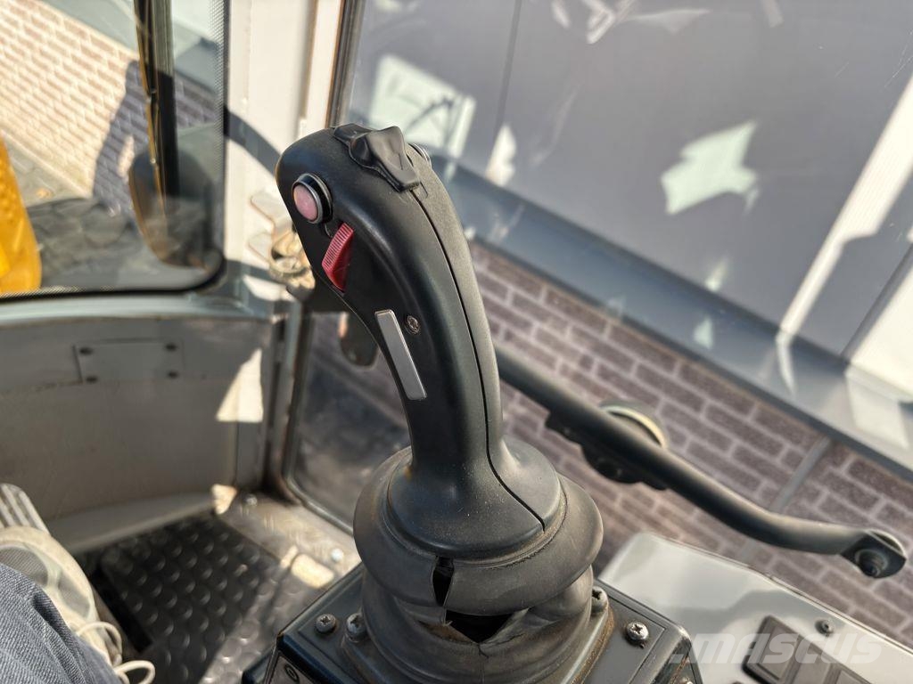 Paus SL 755 Rataslaadurid