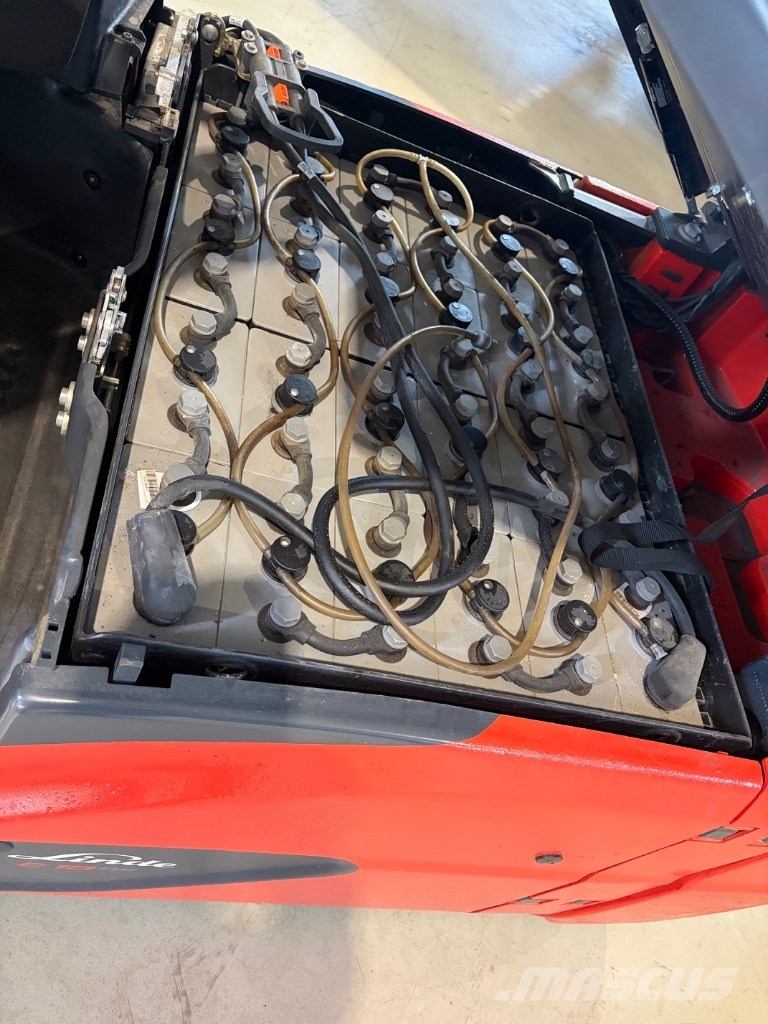Linde E18-02 Elektriskie autoiekrāvēji