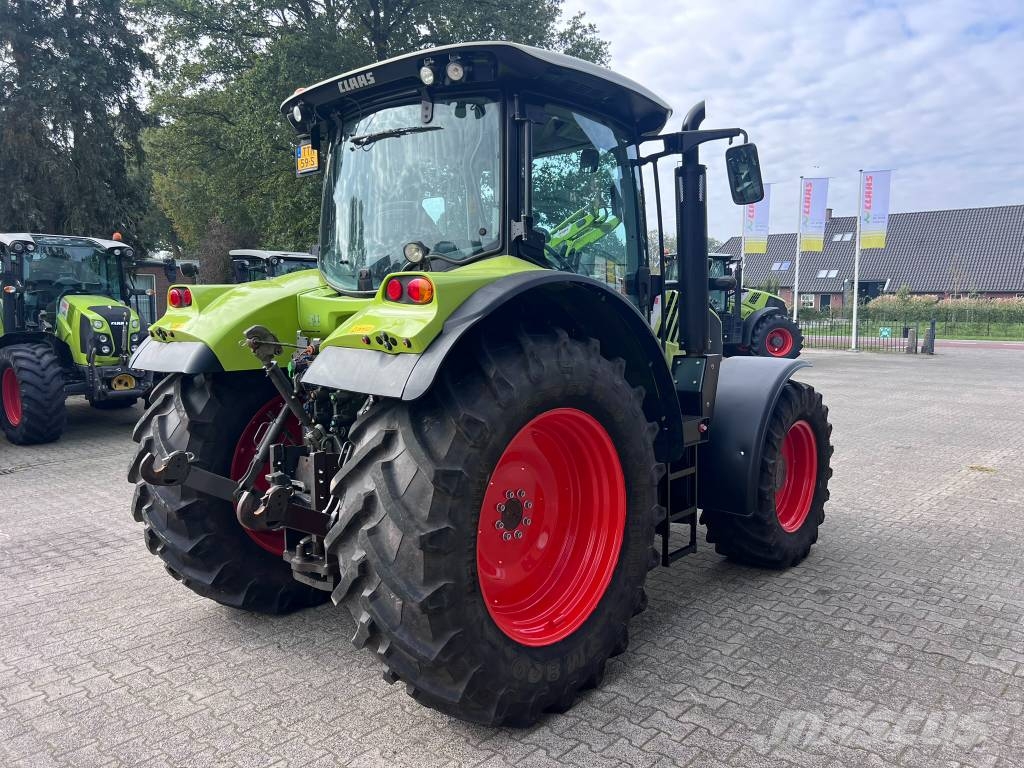 CLAAS Arion 530 CIS Traktory