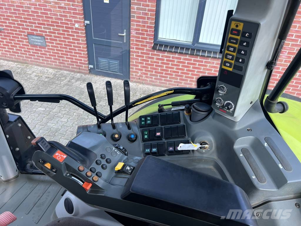 CLAAS Arion 530 CIS Traktory
