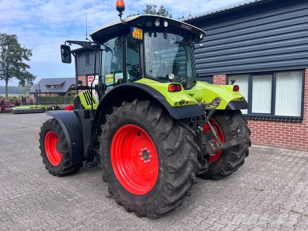 CLAAS Arion 530 CIS Traktory