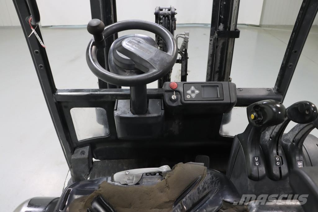 Nissan AG2N1L20Q شاحنات ذات رافعات شوكية تعمل بالكهرباء