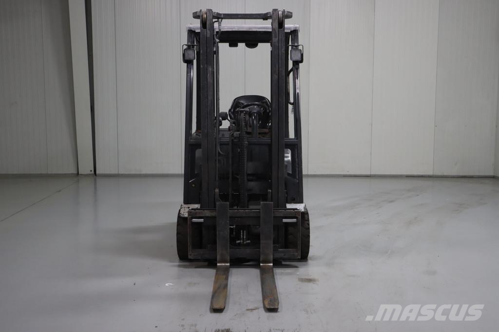 Nissan AG2N1L20Q شاحنات ذات رافعات شوكية تعمل بالكهرباء