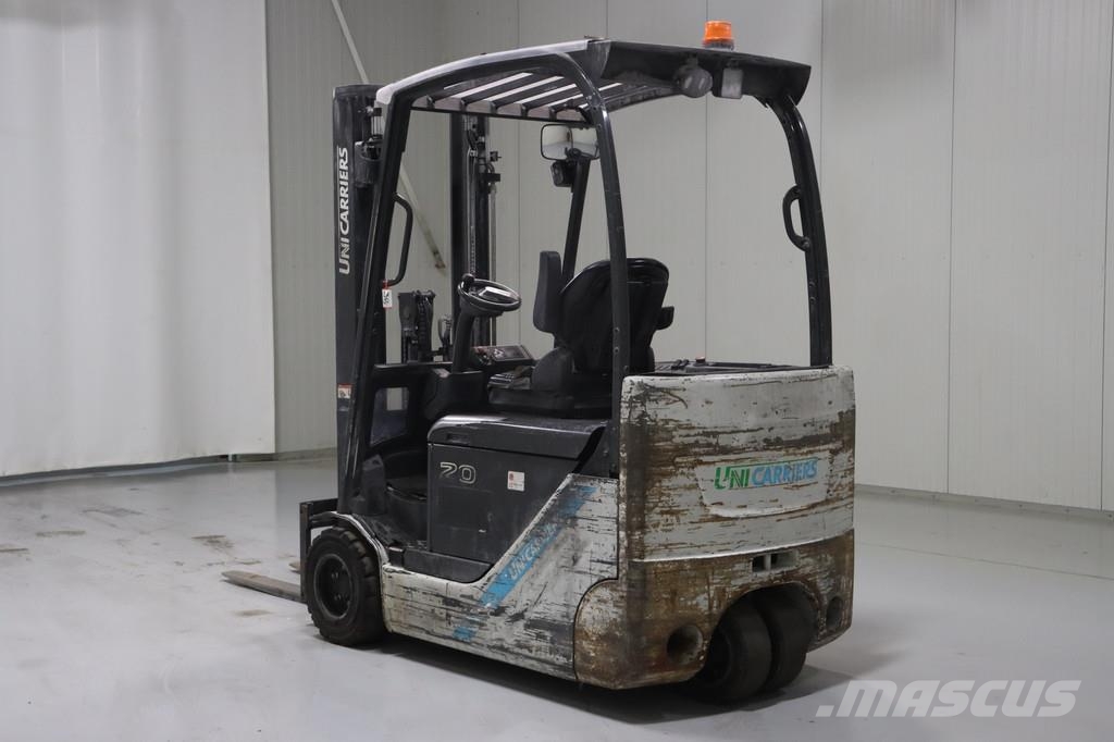 Nissan AG2N1L20Q شاحنات ذات رافعات شوكية تعمل بالكهرباء