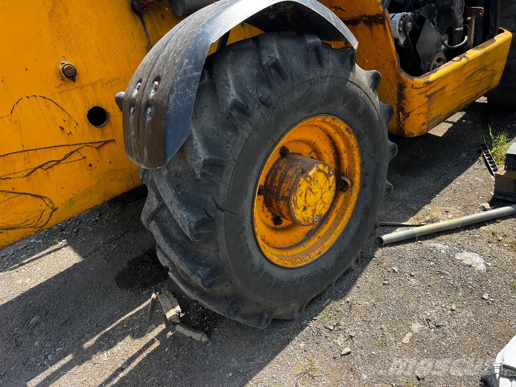 JCB 540-140 Sollevatori telescopici