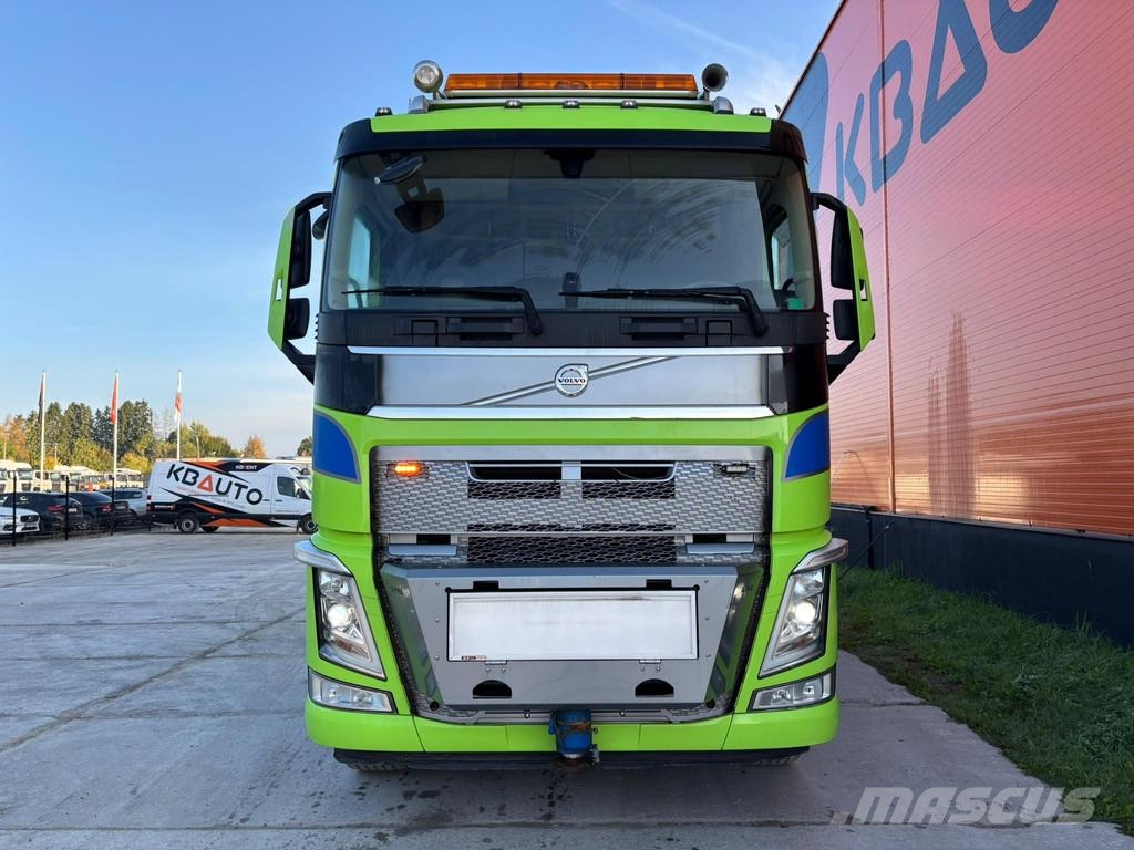 Volvo FH540 8x4/4 + Effer 955 8S 2017 CRANE DAMAGED / Ef Kamioni sa kranom