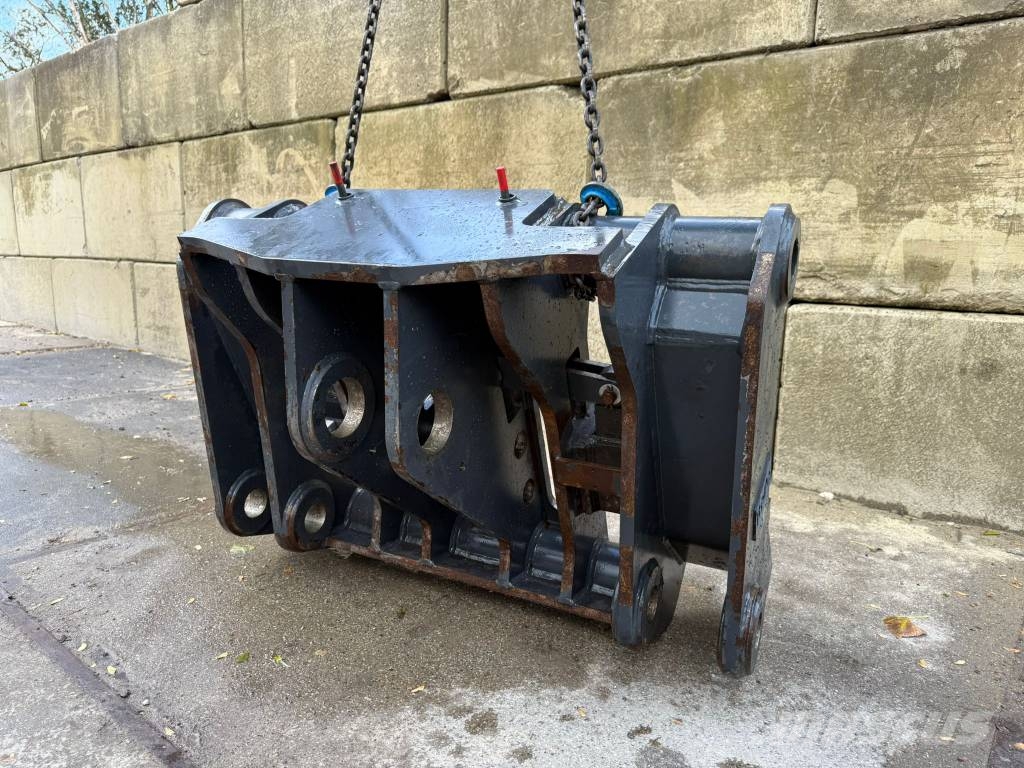 BEPE Caterpillar 962 Verachtert quick coupler NEW! Attache rapide pour godet