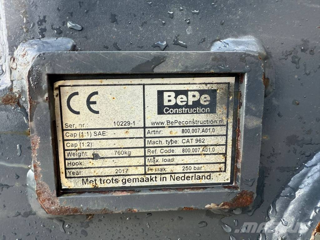 BEPE Caterpillar 962 Verachtert quick coupler NEW! Attache rapide pour godet