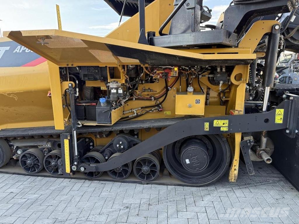 CAT AP 655F Asfaltafwerkmachines