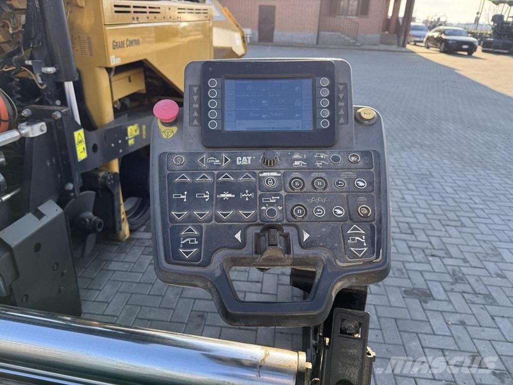 CAT AP 655F Asfaltafwerkmachines