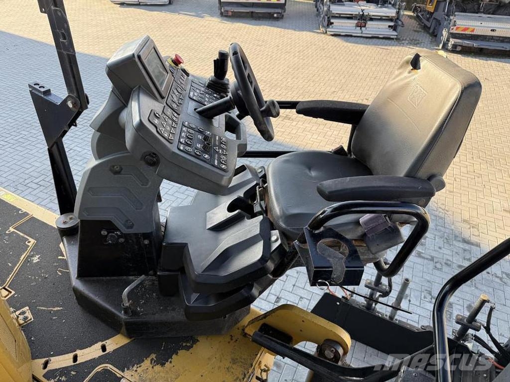 CAT AP 655F Asfaltafwerkmachines
