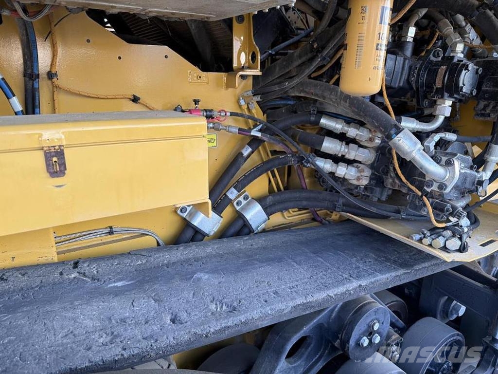CAT AP 655F Asfaltafwerkmachines