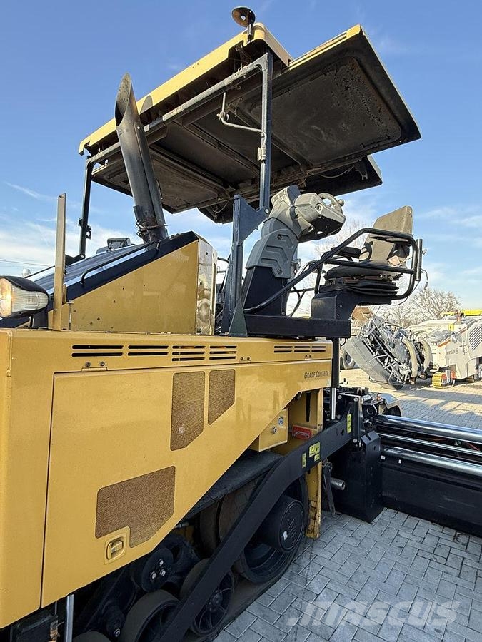 CAT AP 655F Asfaltafwerkmachines