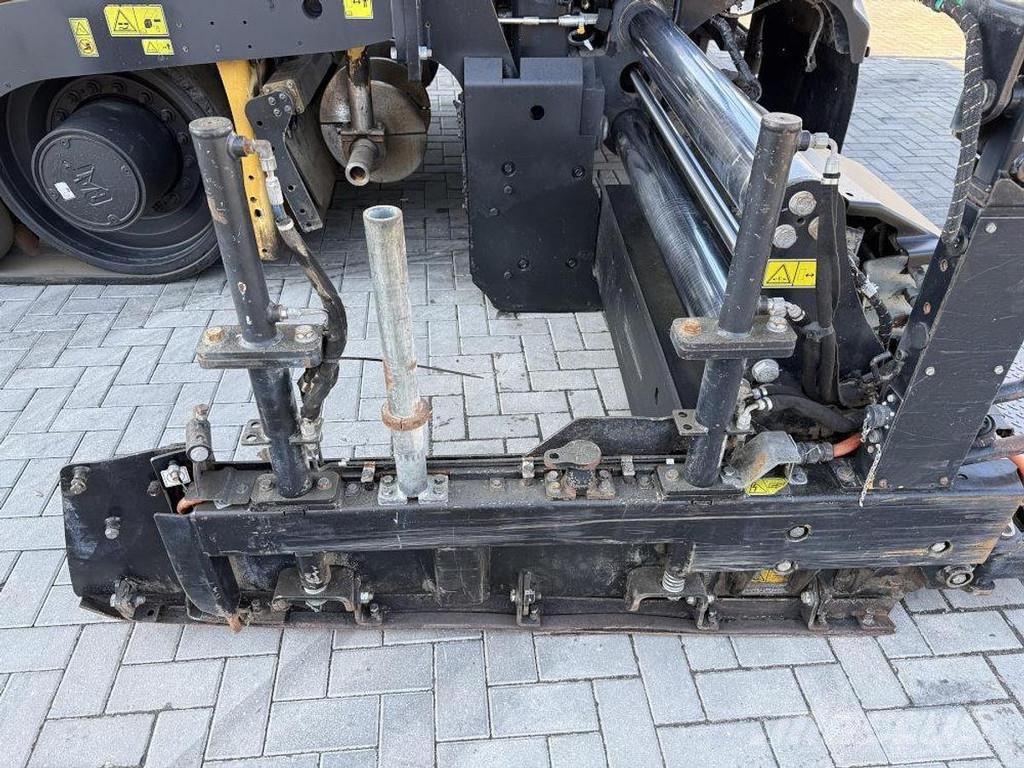 CAT AP 655F Asfaltafwerkmachines
