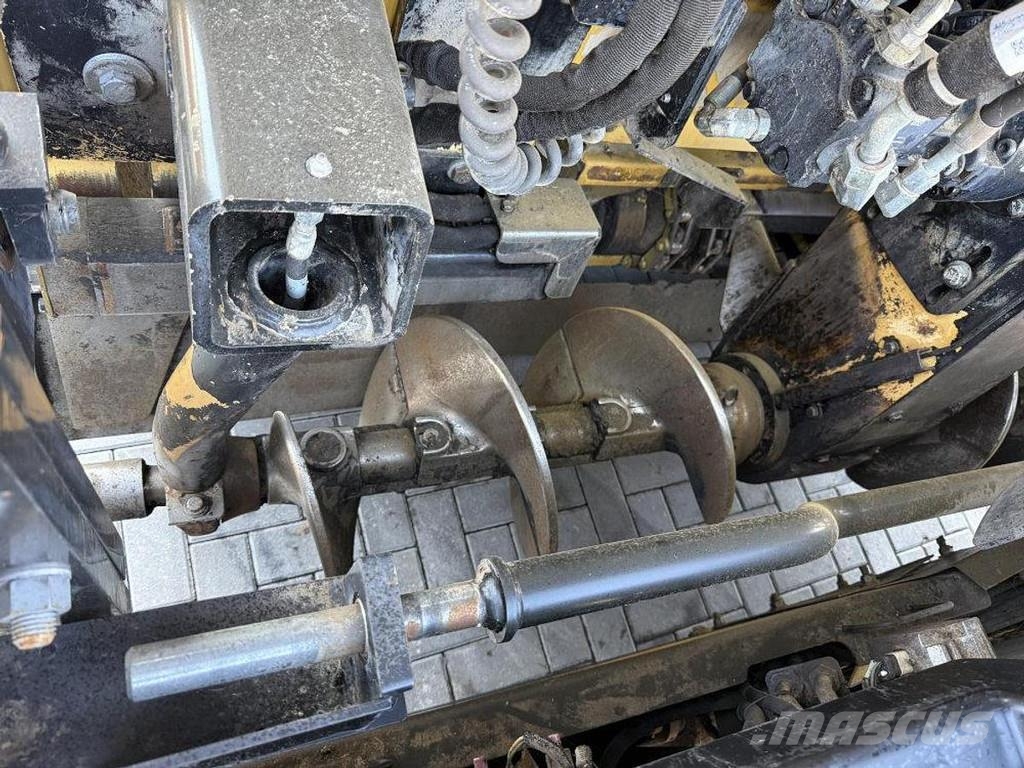 CAT AP 655F Asfaltafwerkmachines
