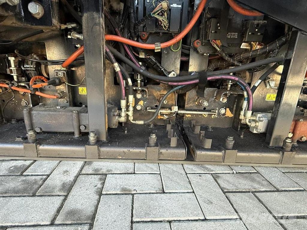 CAT AP 655F Asfaltafwerkmachines
