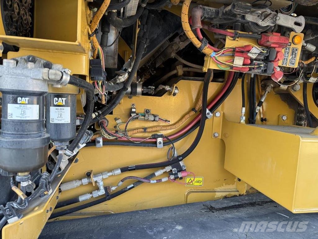 CAT AP 655F Asfaltafwerkmachines