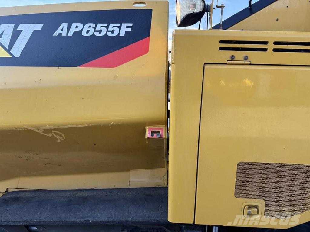 CAT AP 655F Asfaltafwerkmachines