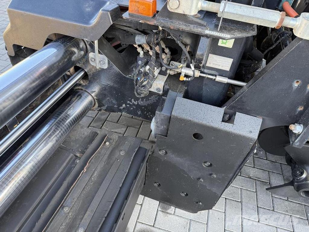 CAT AP 655F Asfaltafwerkmachines