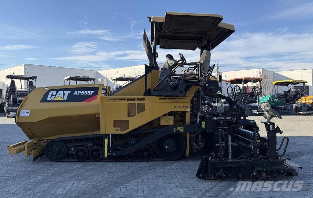 CAT AP 655F Asfaltafwerkmachines