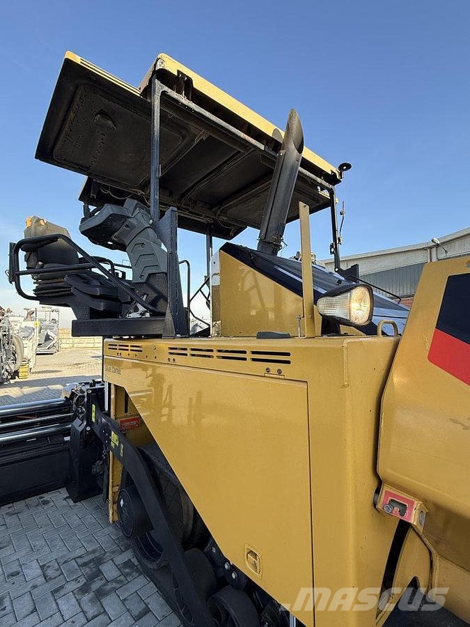 CAT AP 655F Asfaltafwerkmachines