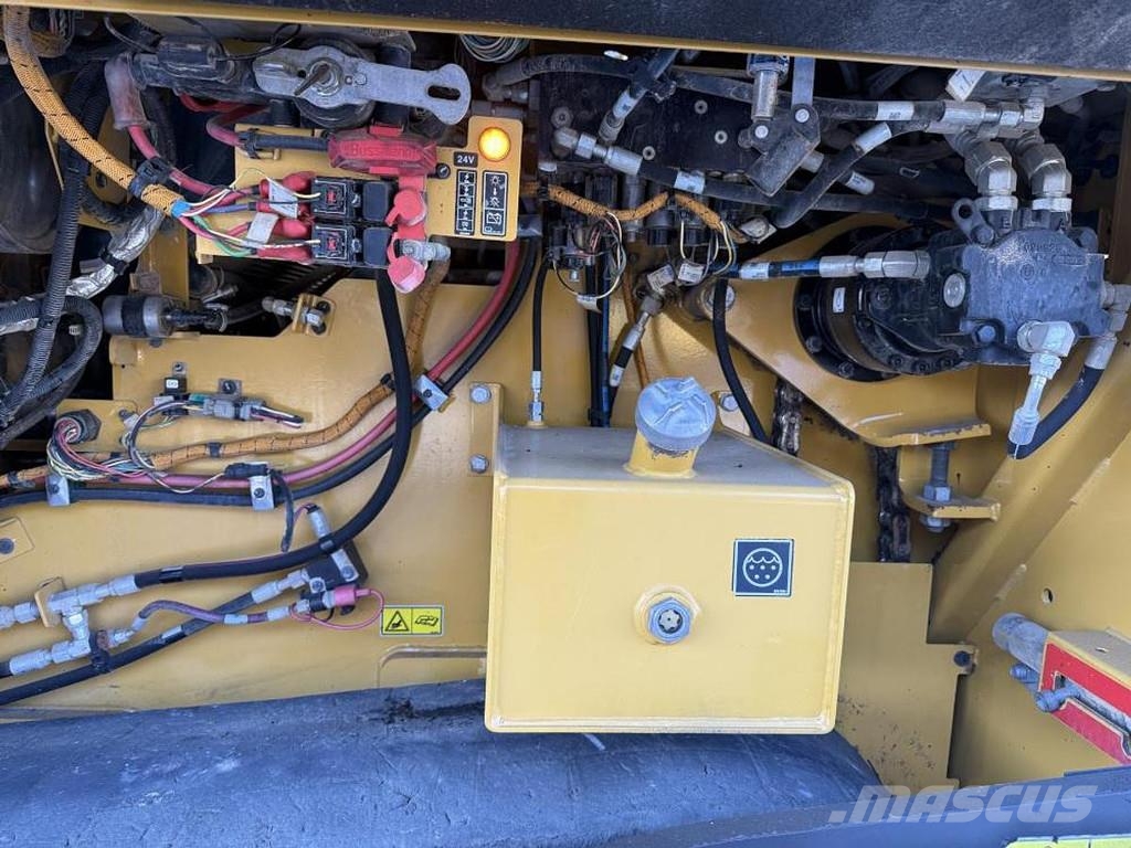 CAT AP 655F Asfaltafwerkmachines