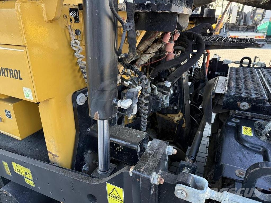 CAT AP 655F Asfaltafwerkmachines