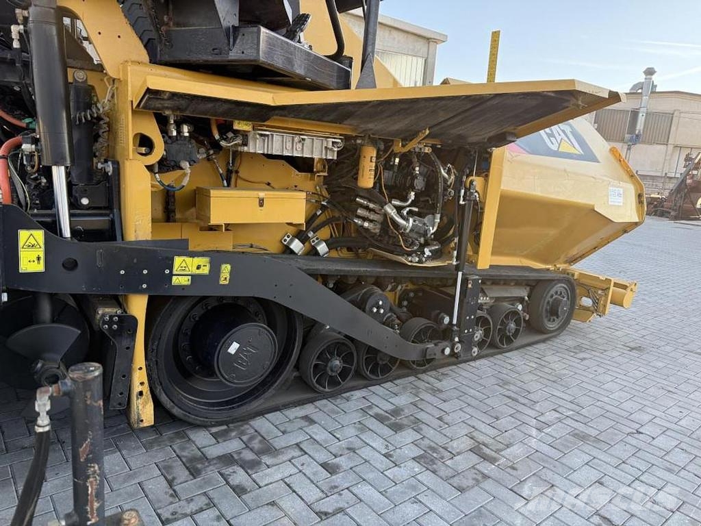 CAT AP 655F Asfaltafwerkmachines