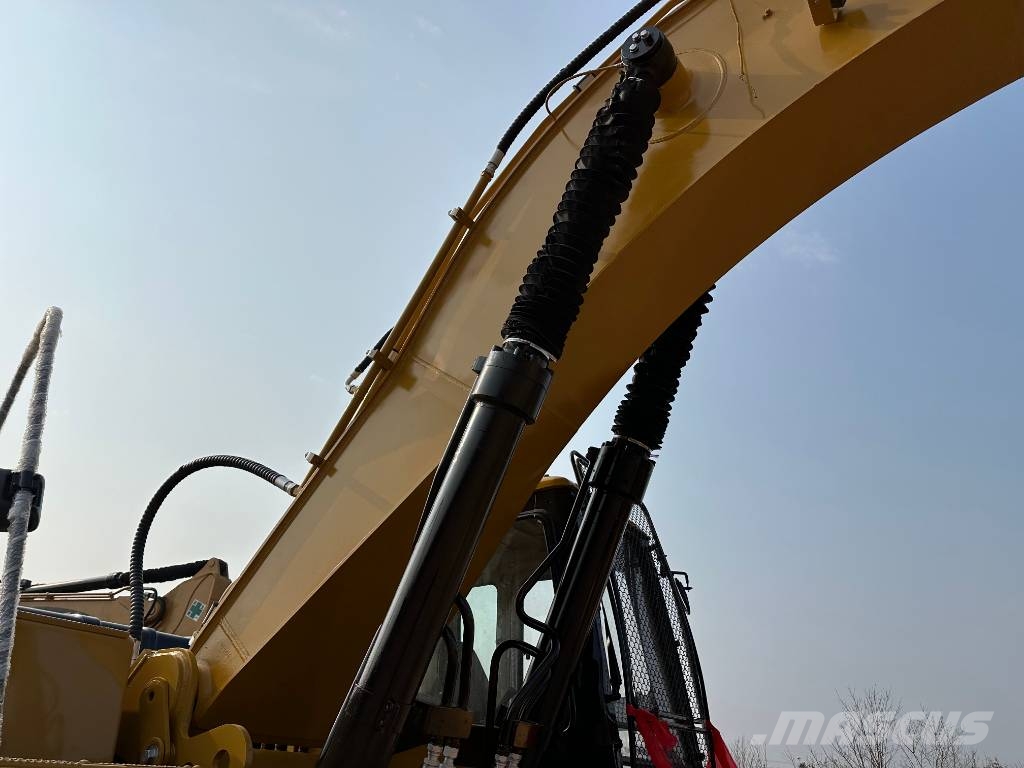 CAT 330 B L Lánctalpas kotrók
