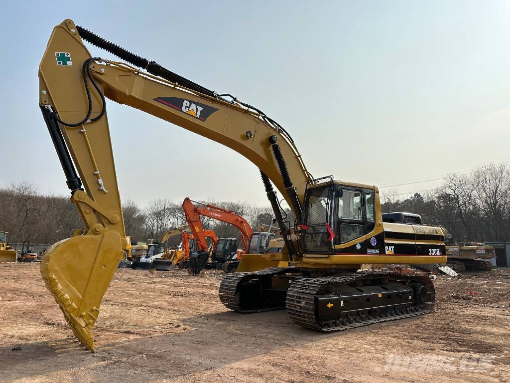 CAT 330 B L Lánctalpas kotrók