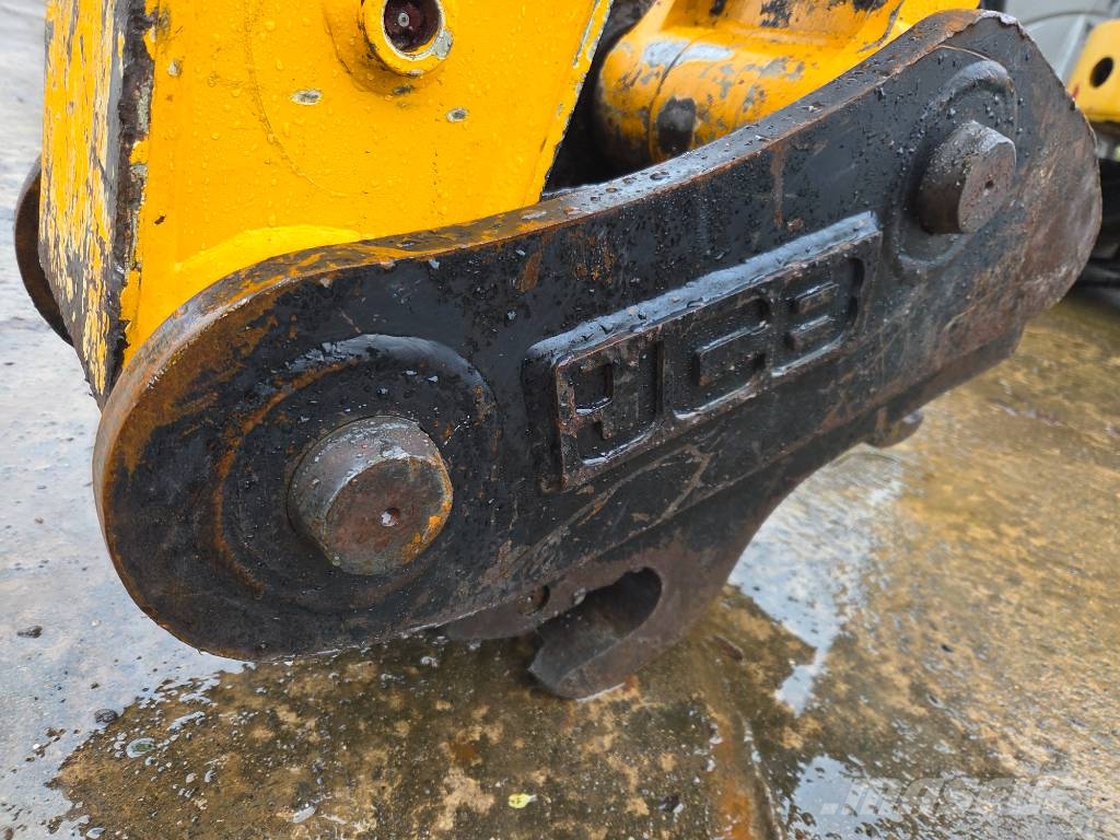 JCB JS 130 LC Escavadeiras de esteiras