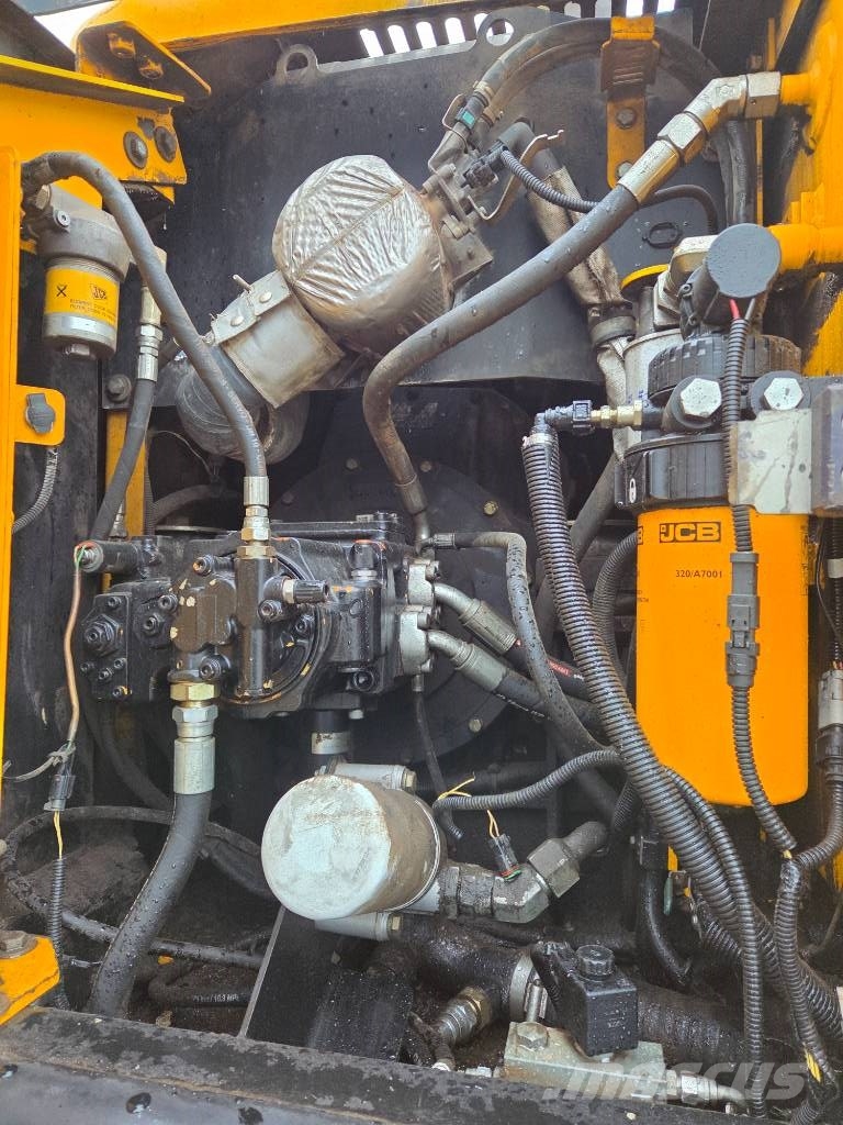 JCB JS 130 LC Escavadeiras de esteiras