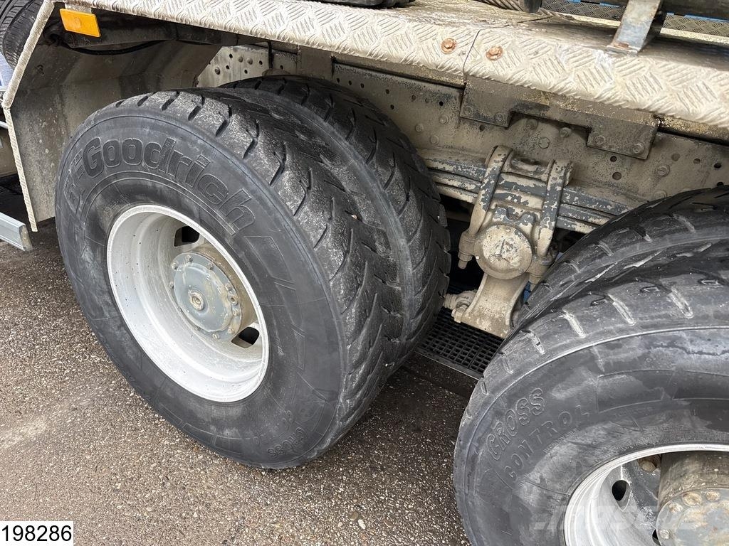 Mercedes-Benz Actros 3236 8x4, EPS, Steel suspension, Liebherr 混凝土搅拌车