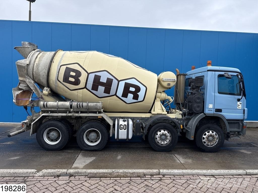 Mercedes-Benz Actros 3236 8x4, EPS, Steel suspension, Liebherr 混凝土搅拌车