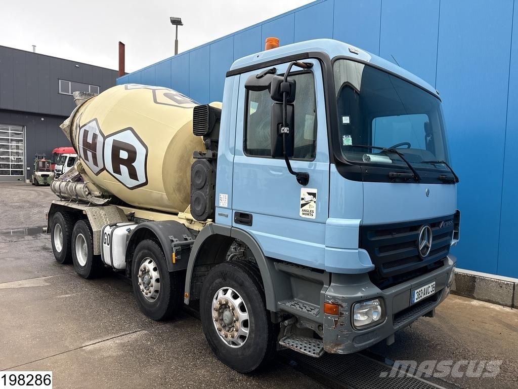 Mercedes-Benz Actros 3236 8x4, EPS, Steel suspension, Liebherr 混凝土搅拌车